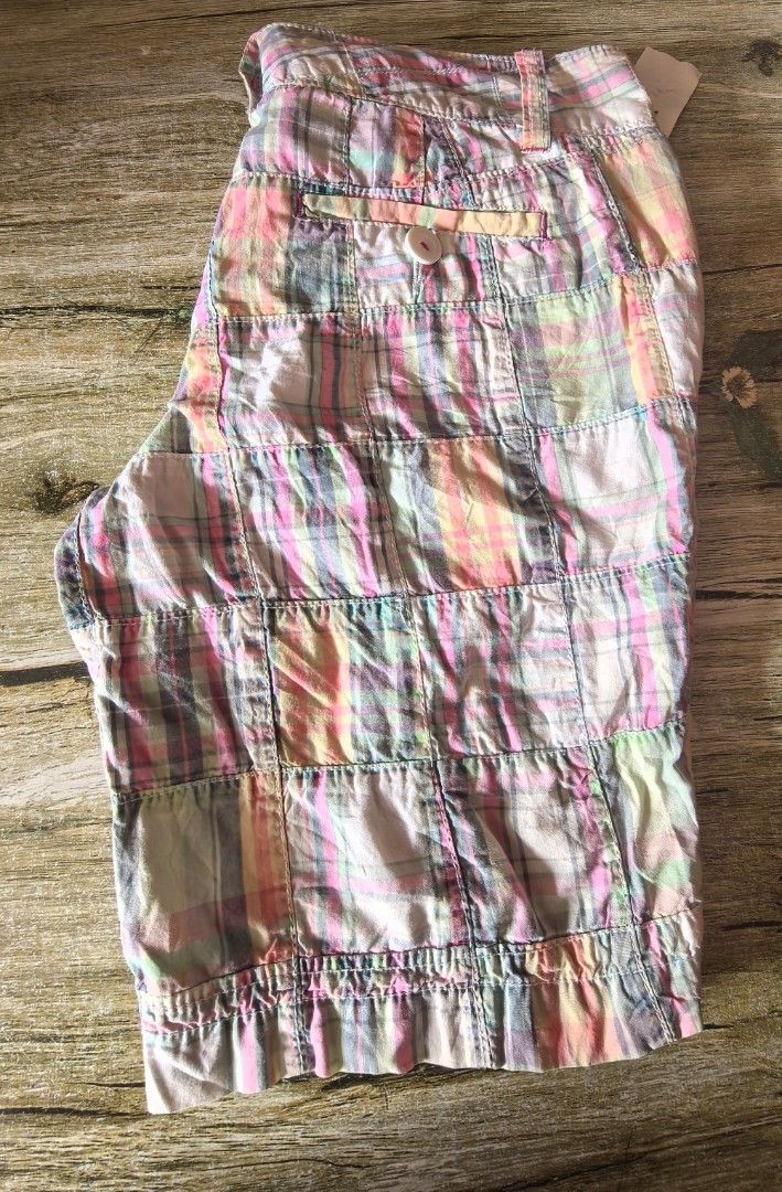 Aeropostale Pastel Multicolor Plaid Patchwork Shorts (Category: Shorts) located in Mexico. Submitted by hele_blushandthrift (Listing ID 1470934060, Image 3). Description: .