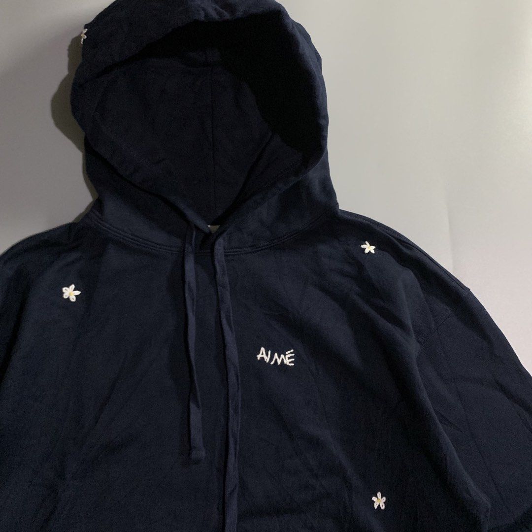 AIME LEON DORE HOODIE (Category: Luxury Apparel) located in Davao. Submitted by jandyfuert21303 (Listing ID 1470992641, Image 2). Description: Good as new Hangtag nalang kulang No issues Small on tag Orig 21.5x26.