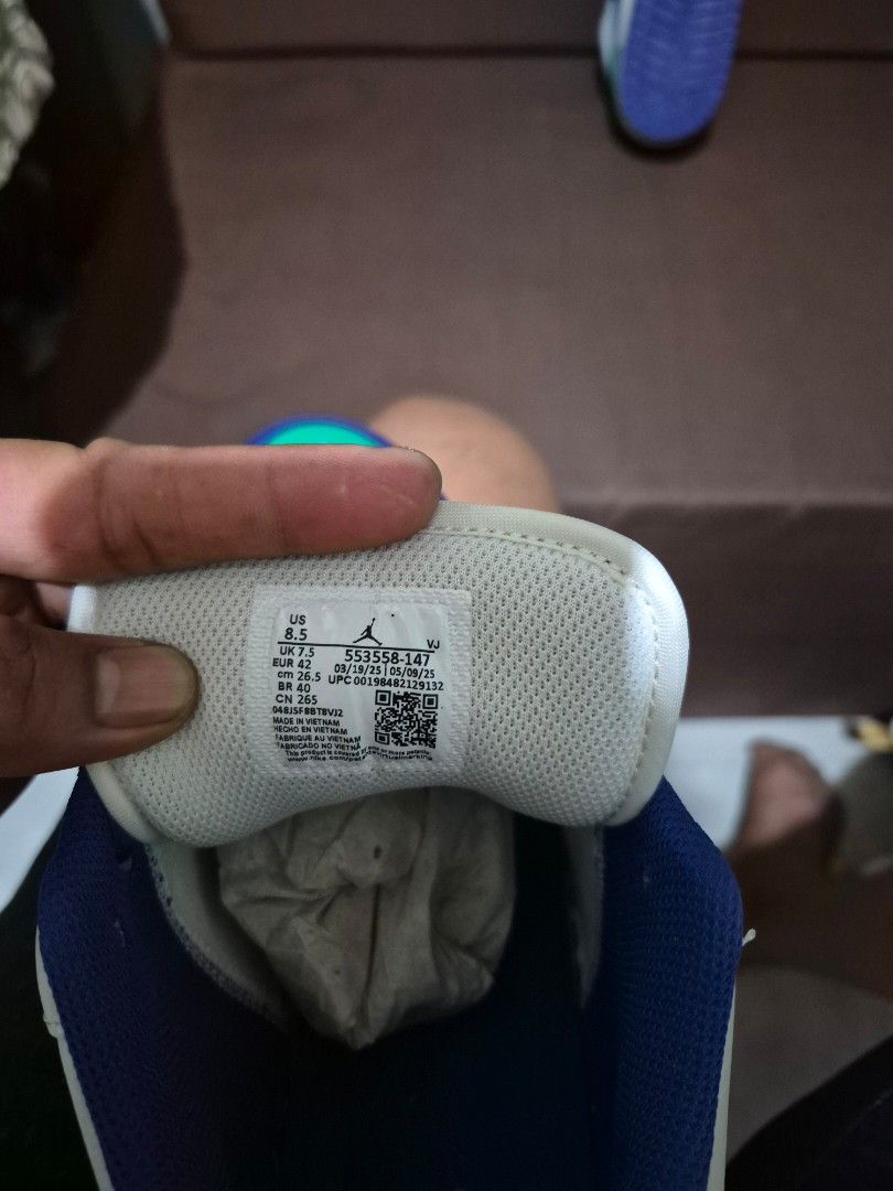 Air Jordan 1 Low (Category: Sneakers) located in Manila. Submitted by jm1218 (Listing ID 1471049174, Image 3). Description: Material:553558-147 Size:8.5.