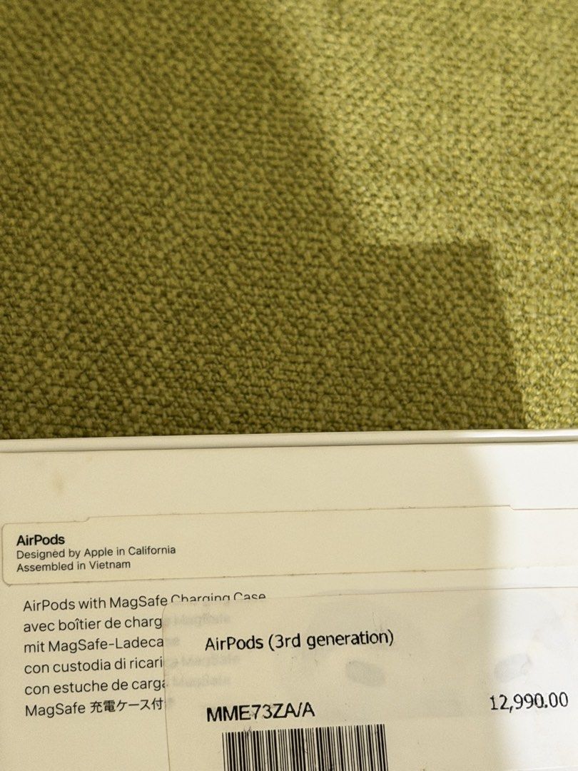 Airpods (3rd Generation) (Category: Earphones) located in Manila. Submitted by findzzz (Listing ID 1471102828, Image 2). Description: .