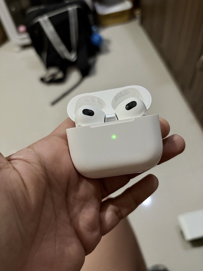 Airpods 3rd Generation Original with box (Category: Headphones & Headsets) located in Buenavista. Submitted by ems_canete (Listing ID 1471057414, Image 2). Description: With original box and wire charging Bought last 2024.