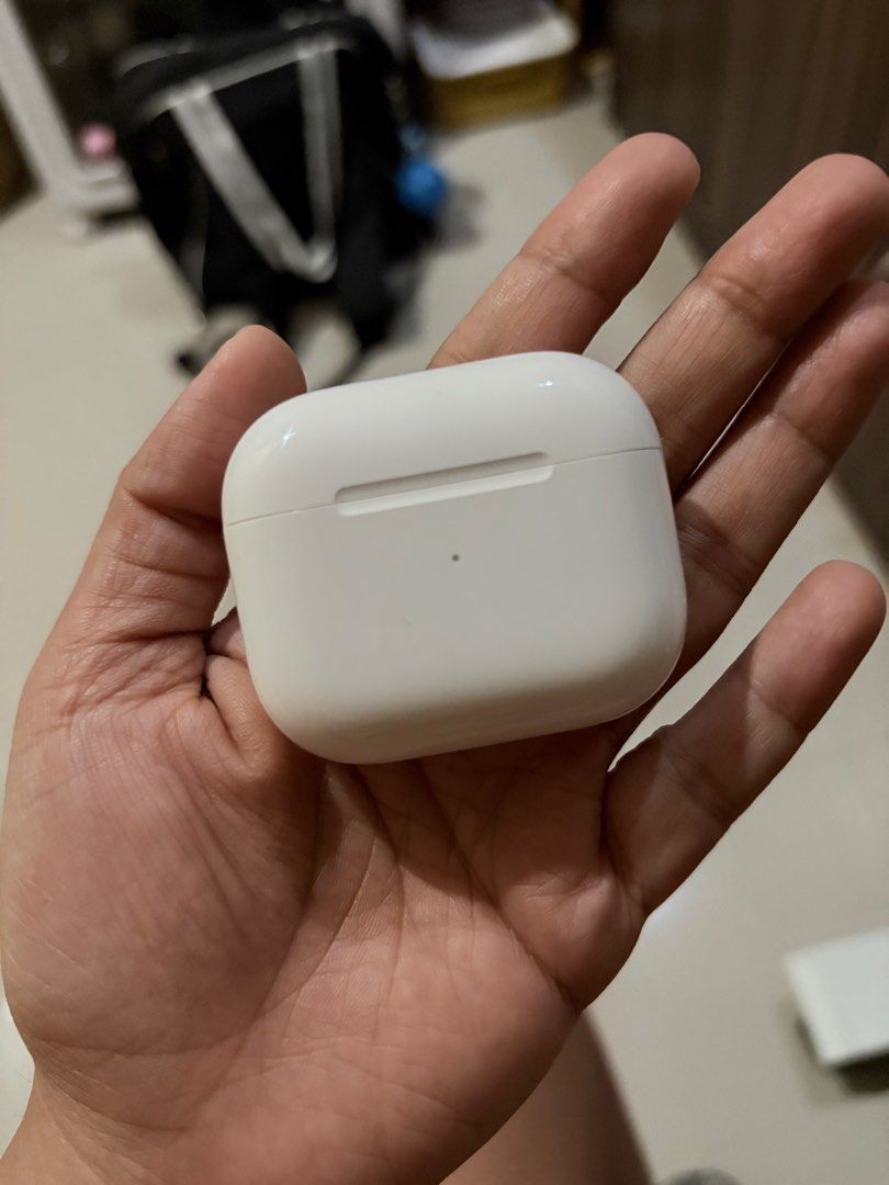 Airpods 3rd Generation Original with box (Category: Headphones & Headsets) located in Buenavista. Submitted by ems_canete (Listing ID 1471057414, Image 1). Description: With original box and wire charging Bought last 2024.