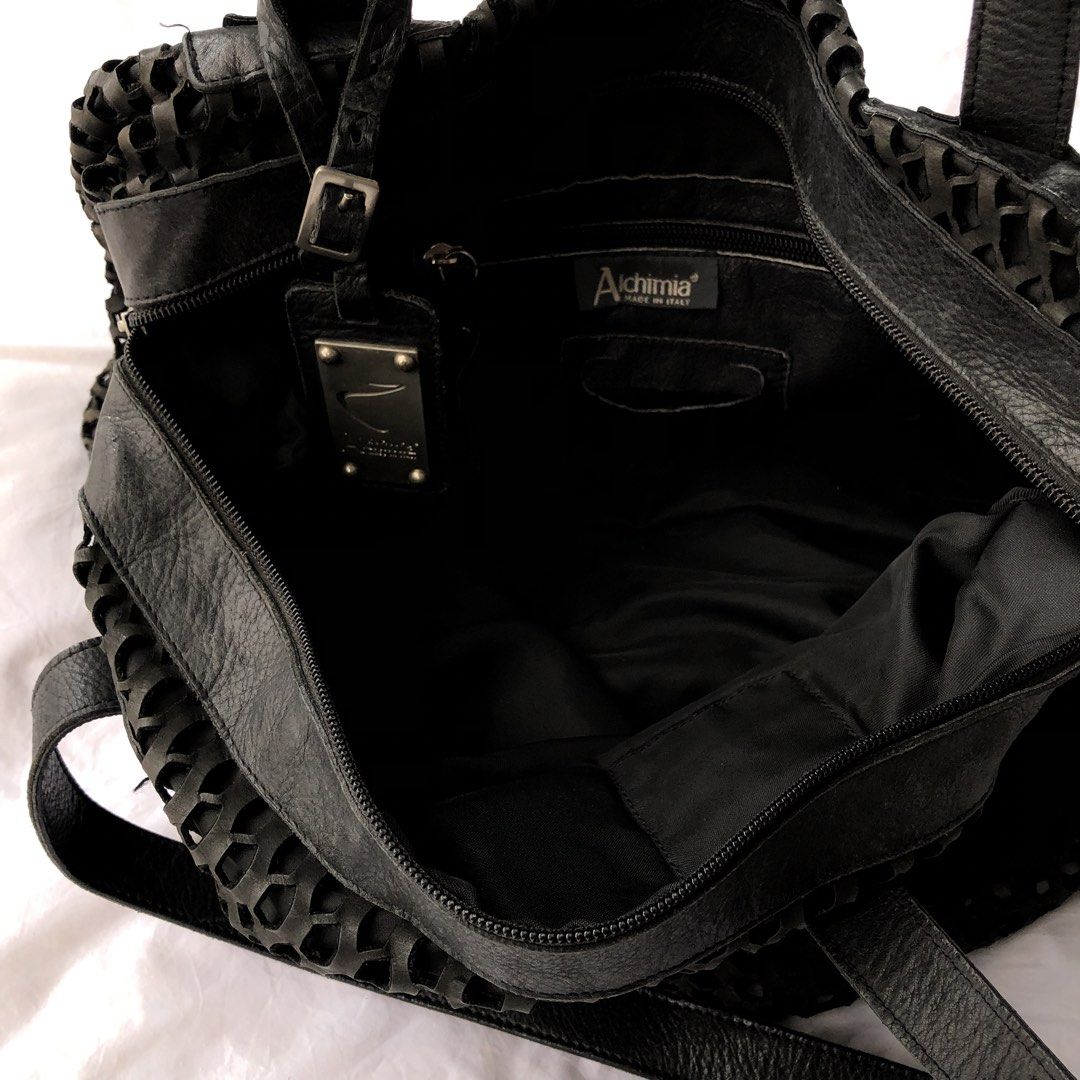 alchimia cutwork shoulder bag (Category: Shoulder Bags) located in Cauayan City . Submitted by thriftwithria (Listing ID 1470965481, Image 3). Description: .