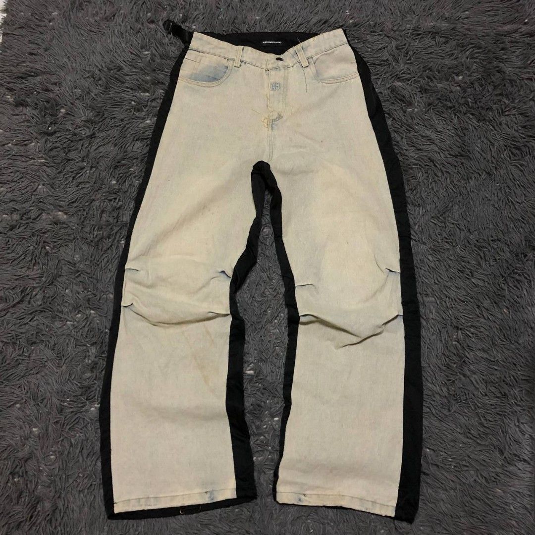 Alexander Wang Pants (Category: Activewear) located in Camiling. Submitted by thriftscape2024 (Listing ID 1470980998, Image 1). Description: Excellent Condition Color rate: 9/10 Issue: need wash W: 28 L: 41 Thigh: 13 Leg Opening: 11.