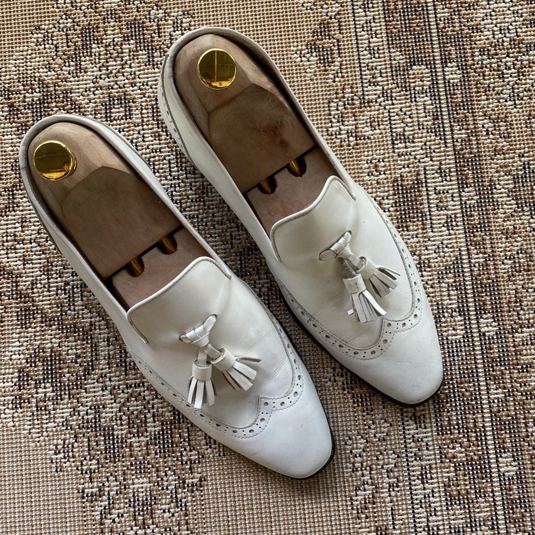 All Classic White Tassel Loafers (Category: Casual Shoes) located in Manolo Fortich. Submitted by thriftstr.co (Listing ID 1470979859, Image 3). Description: All Classic Tassel Loafers In White 9 US / 42.5 EU / 27 CM Excellent Condition .