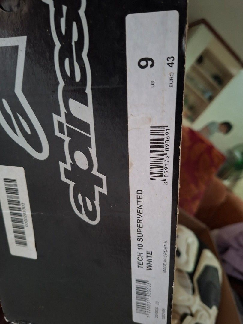 Alpinestars Tech 10 Supervented White Size 9 US (Category: Boots) located in Pasay City. Submitted by kentian25 (Listing ID 1471049415, Image 2). Description: - Brand: Alpinestars - Model: Tech 10 Supervented - Color: White - Size: US 9 / EUR 43 - Origin: Made in Croatia - Condition: Used with standard dirt marks and scuffs from riding - Hardware: All buckles and straps are intact and working - Packaging: Includes original box.