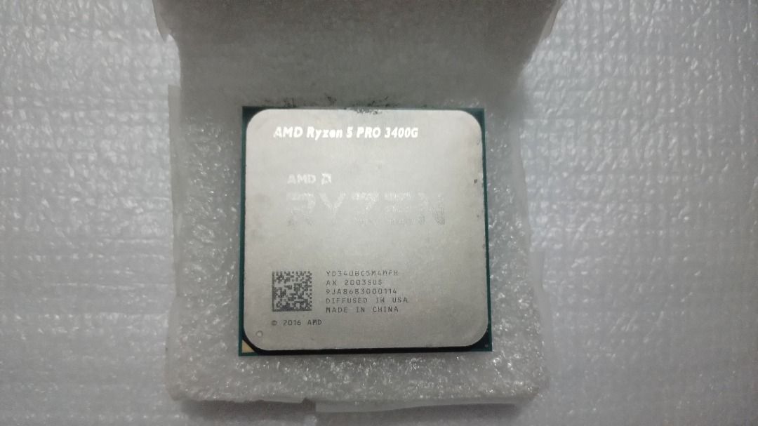 AMD Ryzen 5 Pro 3400G (Procy only) (Category: Computer Parts) located in Mandaluyong City. Submitted by fireflower_0c2725 (Listing ID 1471047424, Image 1). Description: AMD RYZEN 5 PRO 3400G • CPU Cores / Threads: 4 Cores / 8 Threads • Base / Boost Clock: 3.7 GHz base up to 4.2 GHz boost • Graphics: Radeon RX Vega 11 (11 compute units, 1400 MHz) • Cache: 4 MB L3 Cache, 2 MB L2 Cache • Socket: AM4 (Supports B450, A320, X470, etc.) • TDP: 65W (Conf