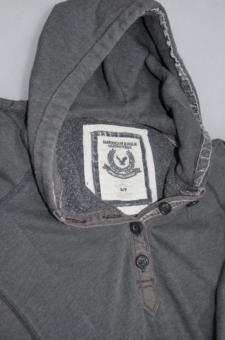American Eagle Buttoned Hoodie (Category: Hoodies) located in Manila. Submitted by yvl.mnl (Listing ID 1470975547, Image 2). Description: .