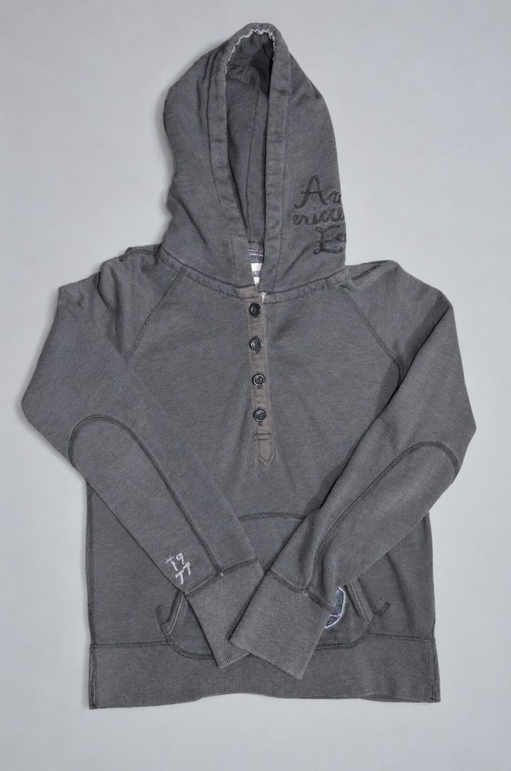 American Eagle Buttoned Hoodie (Category: Hoodies) located in Manila. Submitted by yvl.mnl (Listing ID 1470975547, Image 1). Description: .