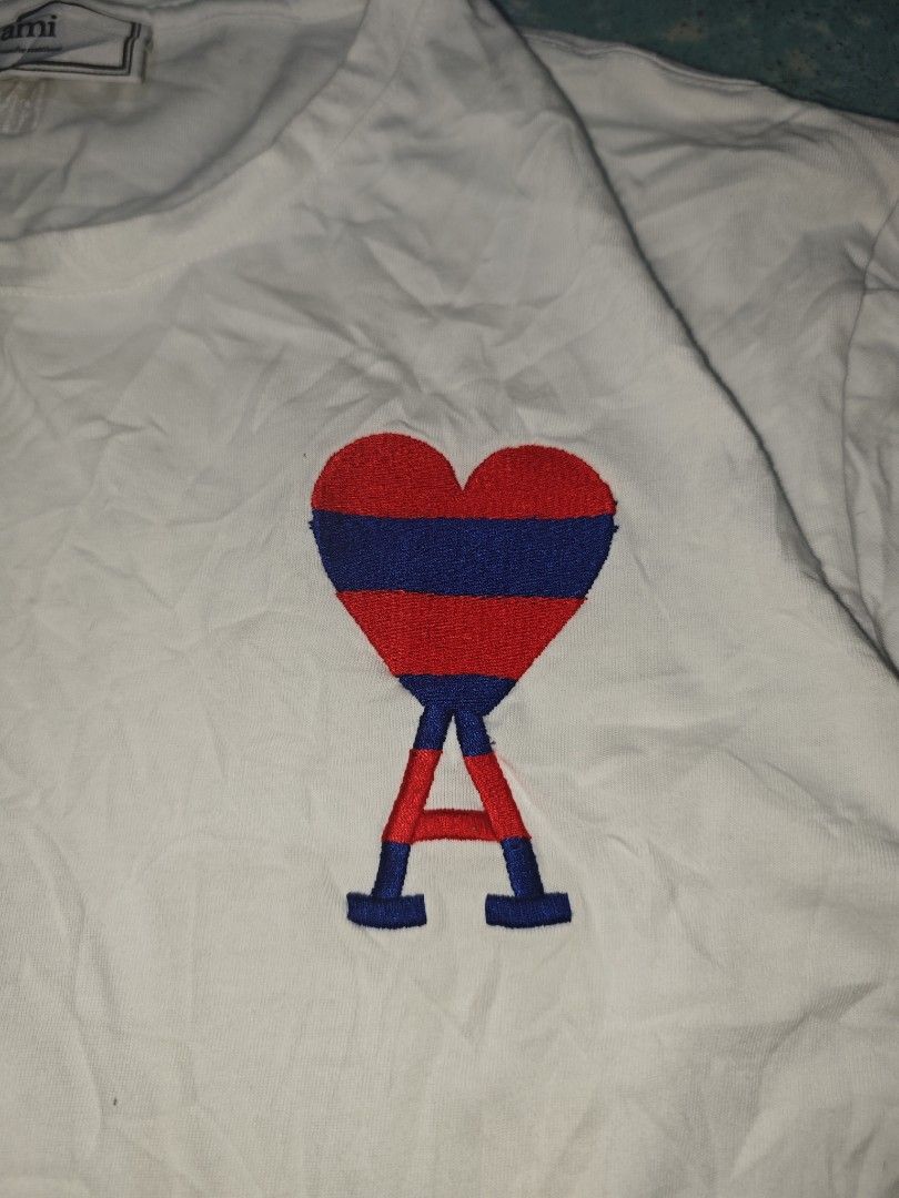 Ami shirt big logo (Category: Tshirts & Polo Shirts ) located in Calauag. Submitted by cou1_h (Listing ID 1470979791, Image 3). Description: 22x27 No issue.