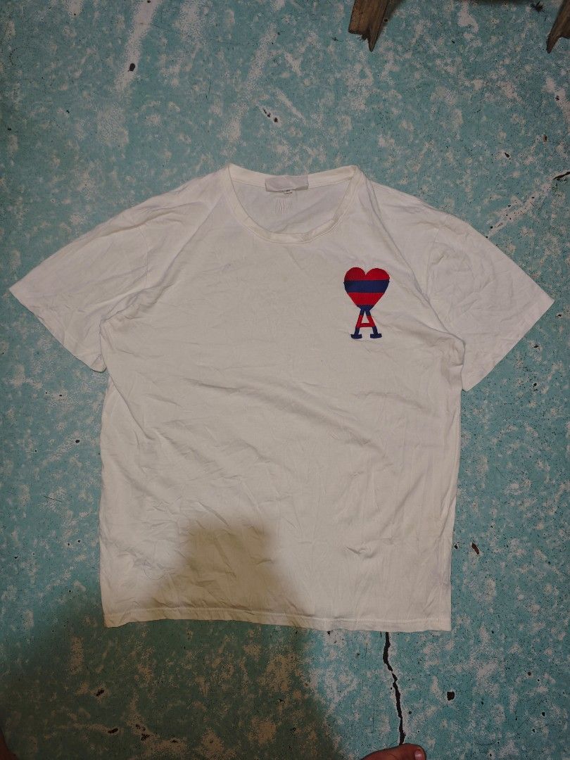 Ami shirt big logo (Category: Tshirts & Polo Shirts ) located in Calauag. Submitted by cou1_h (Listing ID 1470979791, Image 1). Description: 22x27 No issue.