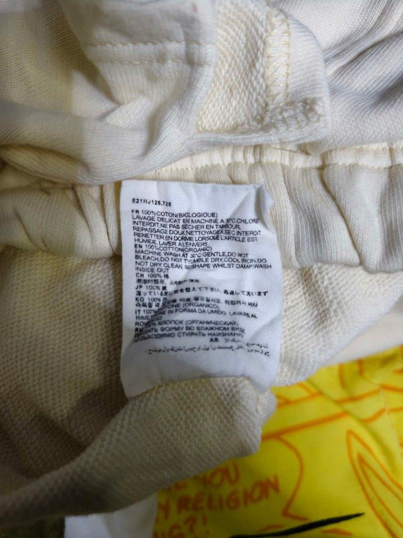 Ami short (Category: Luxury Apparel) located in Quezon. Submitted by johh_sebastian (Listing ID 1470995720, Image 3). Description: color rate 9/10 need wash dimensions waist 30to36 length 21 negotiable.