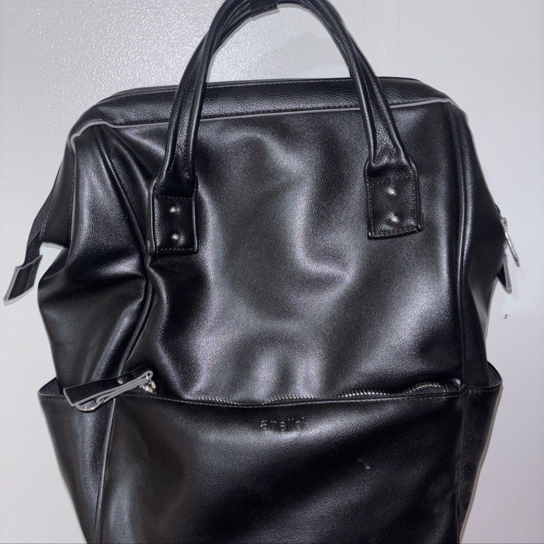 Anello Retro Leather Large Backpack (Black) (Category: Backpacks) located in Pasig City. Submitted by prel0vedbysea (Listing ID 1470960395, Image 1). Description: ⟢ Anello Retro Large Backpack (Black) ⤷ P3200 (slightly negotiable) — original (priced at P4650) — used for a month in school — with minimal scratch in front — RFS: decluttering * loc: pasig * mod: ssd , meet up bgc area .