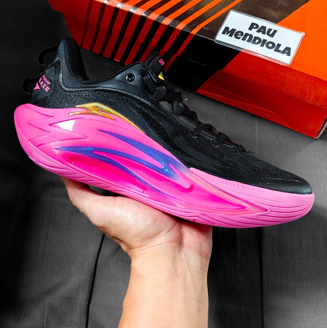 ANTA Shockwave 7 "Black/pink" (Category: Sneakers) located in Pasig City. Submitted by paumendiola (Listing ID 1471029686, Image 1). Description: WTS ANTA Shockwave 7 "Black/pink" Available sizes 8.5 / 10 / 10.5 Brand new with box ₱ 2,990 only‼️firm (SRP 6,595) Note: some boxes are damaged 100% original Money back if proven fake Location: Pasig/Cainta Open for meet-ups Shipping via Lalamove/J&T/JRS.