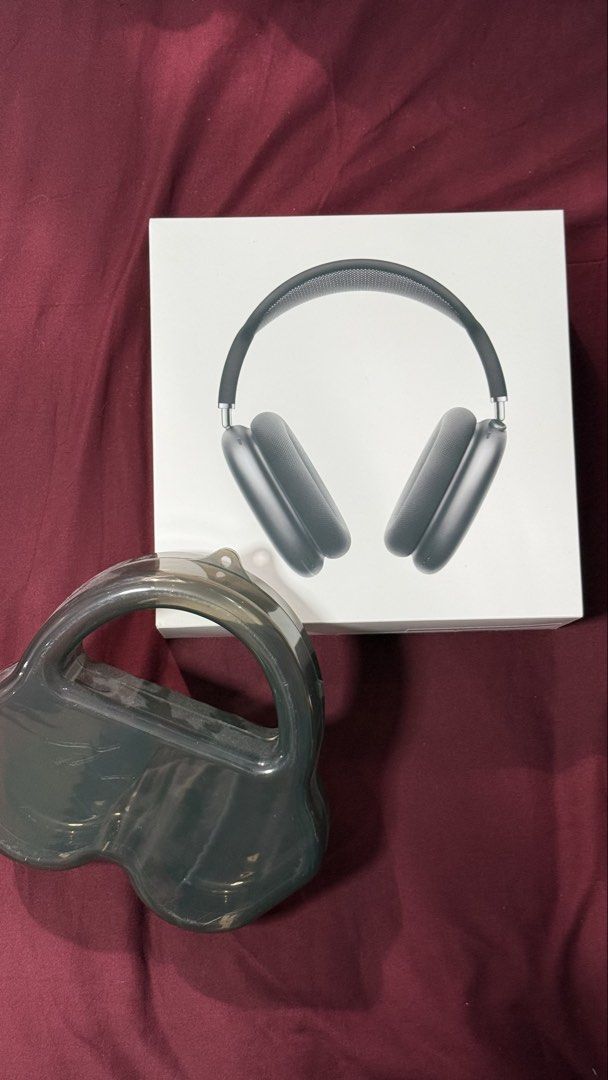 Apple AirPods Max (Category: Headphones & Headsets) located in Cainta. Submitted by whosurd4ddy (Listing ID 1471053007, Image 1). Description: FOR SALE: Apple AirPods Max (2024) Color: Space Gray Barely Used | Excellent Condition Selling my Apple AirPods Max, well-maintained and kept in excellent condition! ✅ Barely used ✅ Lightning charging cable included ✅ With original box and case ✅ Silicone cover installed since day one of purchase ✅ Well-pr