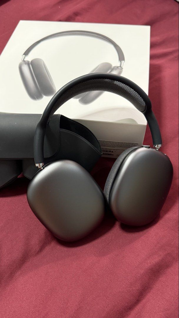 Apple AirPods Max (Category: Headphones & Headsets) located in Cainta. Submitted by whosurd4ddy (Listing ID 1471053007, Image 2). Description: FOR SALE: Apple AirPods Max (2024) Color: Space Gray Barely Used | Excellent Condition Selling my Apple AirPods Max, well-maintained and kept in excellent condition! ✅ Barely used ✅ Lightning charging cable included ✅ With original box and case ✅ Silicone cover installed since day one of purchase ✅ Well-pr