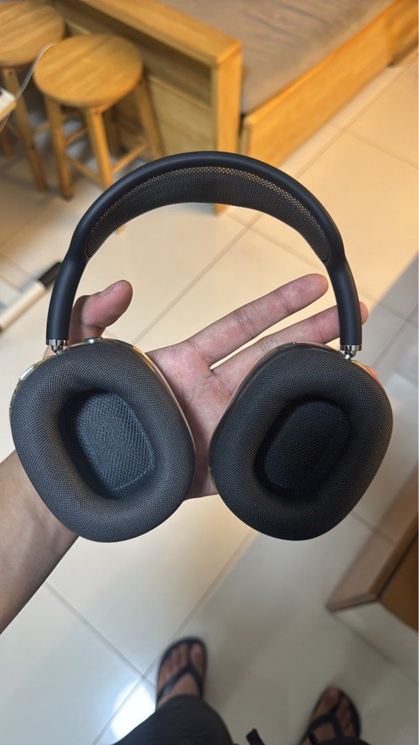 Apple AirPods Max – Space Gray (Category: Headphones & Headsets) located in Manila. Submitted by prodbyresu (Listing ID 1471067807, Image 2). Description: Selling my Apple AirPods Max in Space Gray. Still in good condition with minimal signs of use. * Premium sound quality with Active Noise Cancellation * Transparency Mode and Spatial Audio * Comfortable ear cushions and premium design * Includes original Smart Case * Actual photos posted RFS: No