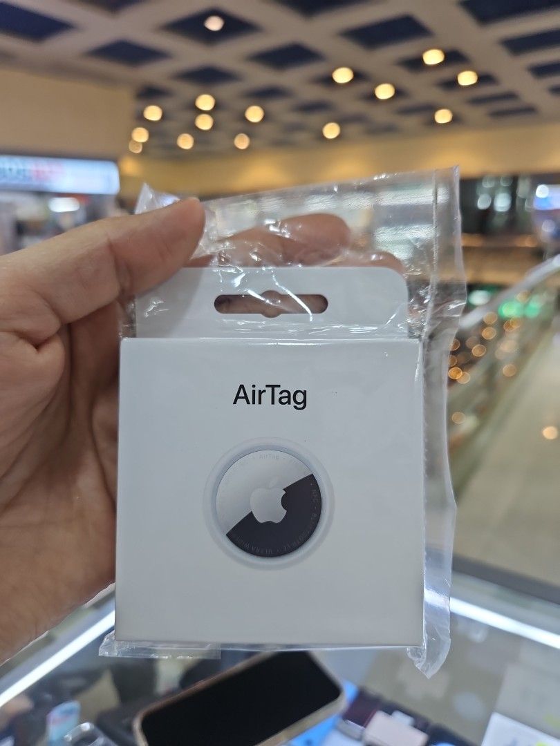 Apple Airtag 1 pack Brandnew (Category: Other Mobile & Gadget Accessories) located in San Juan City. Submitted by rjean02 (Listing ID 1470952430, Image 1). Description: 1600 No box Brandnew (From 4 pack sold per pc) 1pack sealed 1900 original Brandnew.