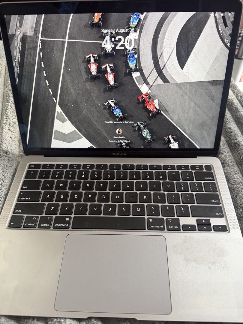 Apple MacBook Air 2020 13-inch Space Gray Intel i3 (Category: Laptops & Notebooks) located in Manila. Submitted by k.123478 (Listing ID 1470999433, Image 3). Description: - Model: Apple MacBook Air 2020 (Space Gray) - Display: 13-inch Retina Display - Specs: 1.1 GHz Dual-Core Intel Core i3 | 8 GB RAM | 256 GB SSD - OS: macOS Sequoia version 15.7.3 - Condition: Normal signs of use with light cosmetic scratches on the lid, bottom, and sides, plus s