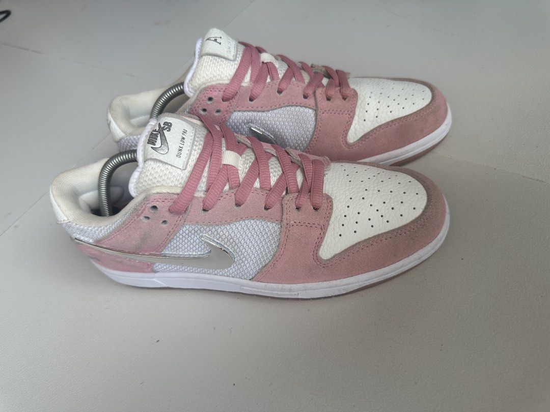 April Skateboards x Nike SB Dunk Low (Category: Sneakers) located in Angeles City. Submitted by royal_vintage_thriftshop (Listing ID 1470981591, Image 2). Description: April Skateboards x Nike SB Dunk Low Only shoes I’m not sure if it’s authentic..