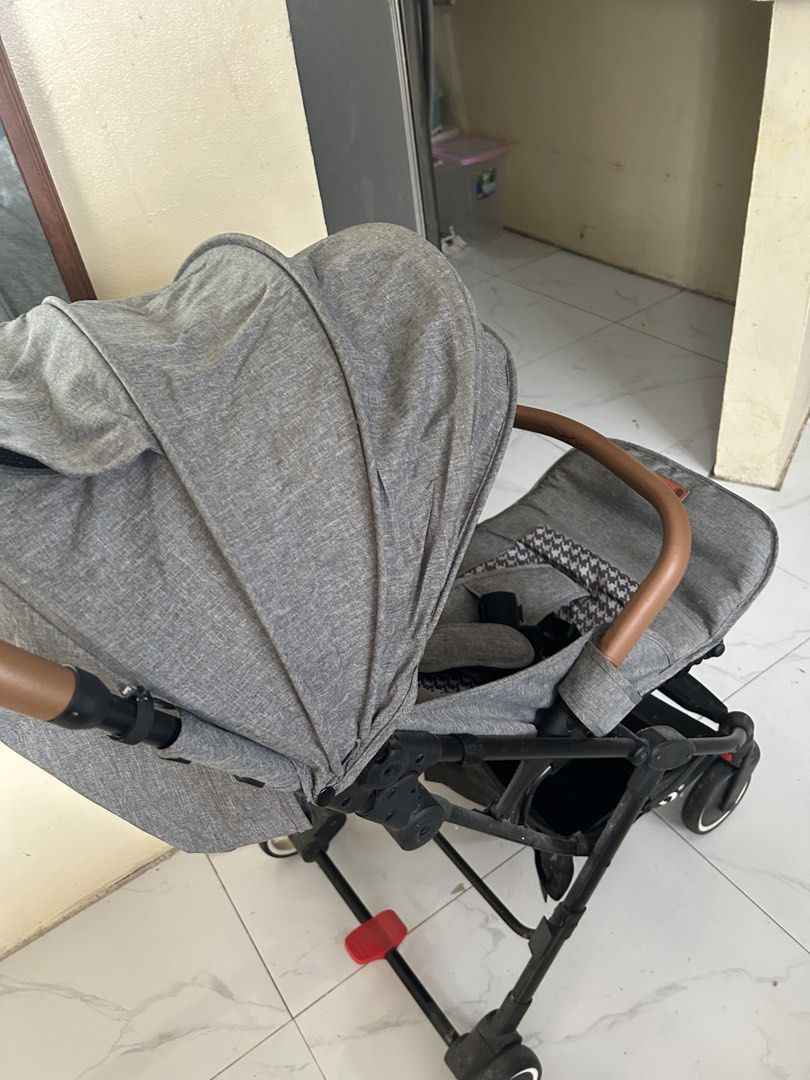 Apruva Stroller (Category: Strollers) located in Manila. Submitted by jovy_mae (Listing ID 1470996513, Image 1). Description: Slightly used, for nego pa din po yung price.