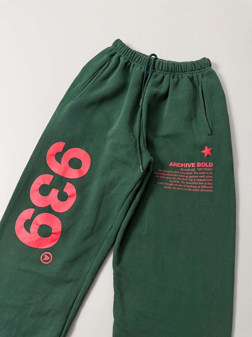 ARCHIVE BOLD 939 LOGO SWEAT PANTS (Category: Jeans) located in Guagua. Submitted by sweetboyy (Listing ID 1471068670, Image 2). Description: ARCHIVE BOLD 939 LOGO SWEAT PANTS EXCELLENT CONDITION SIZE MEDIUM ON TAG DIMES: WAISTLINE 30-36 / LENGTH 36 / LEG OPENING 9.