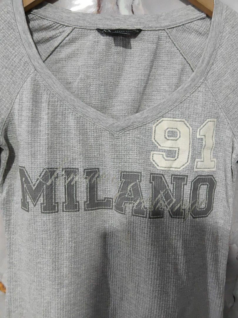ARMANI EXCHANGE LONG SLEEVE SIZE SMALL (Category: Longsleeves) located in General Mariano Alvarez. Submitted by adonid (Listing ID 1470944046, Image 2). Description: ARMANI EXCHANGE LONG SLEEVE SIZE SMALL SIGN OF USAGE LOC. GMA CAVITE PHP 250.