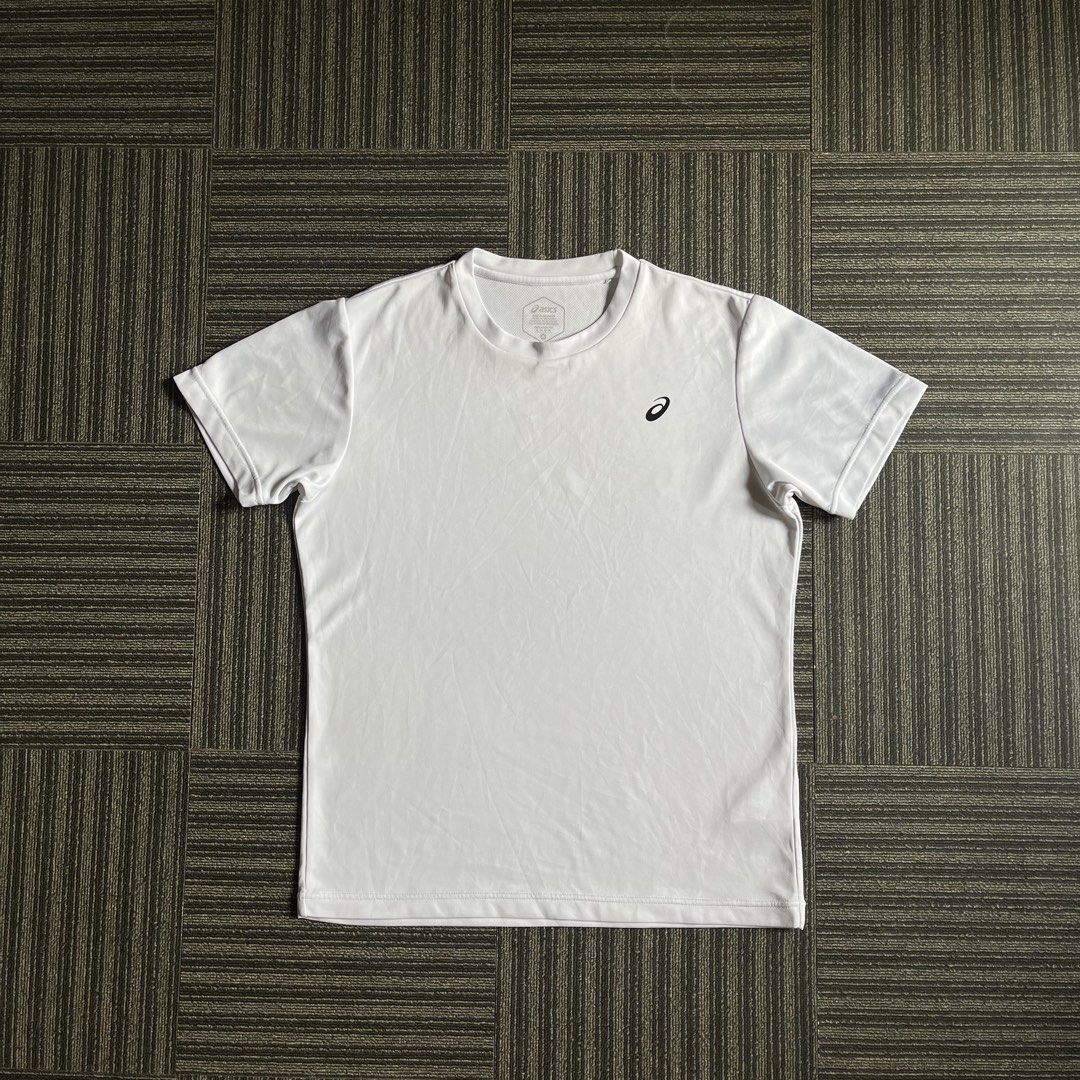 ASICS D1 Running Shirt (Category: Activewear) located in Imus. Submitted by thriftsportph (Listing ID 1470963819, Image 1). Description: ASICS D1 Running Shirt 👕Size on Tag: Mens Small 📏Dimension L 25 W 19.5” 🔖Price 400.