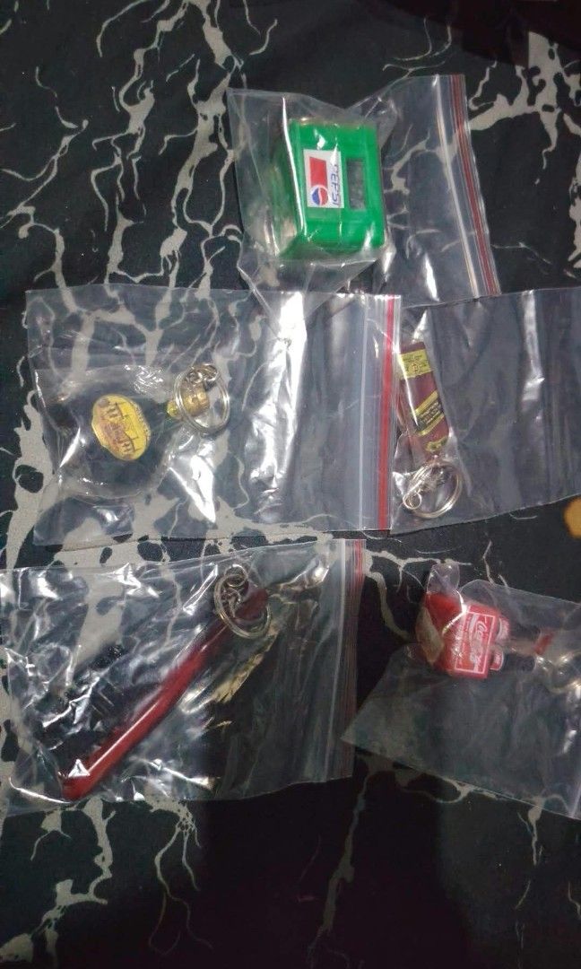Assorted Authentic Key Chain Take All₱2500 , PER PCS 300 EACH (Category: Vintage Collectibles) located in Manila. Submitted by nik-makino (Listing ID 1470979897, Image 2). Description: ₱2500 TAKE ALL, PER PCS 300 EACH.