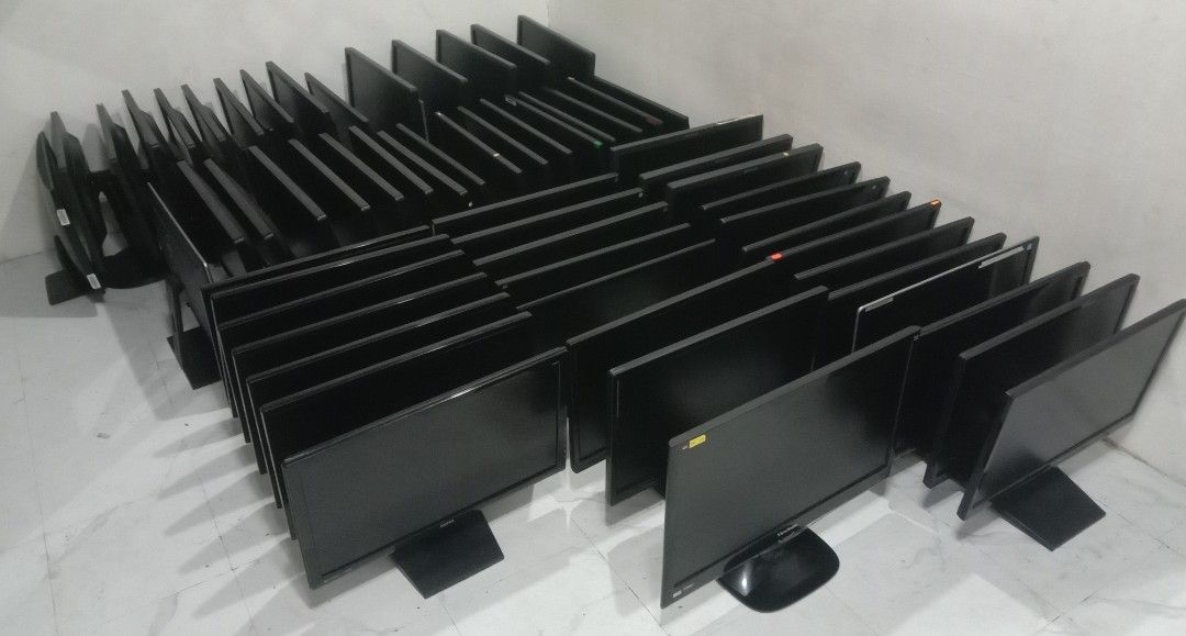 Assorted Brand Monitor (Category: Monitor Screens) located in Bulacan. Submitted by romil0704961168 (Listing ID 1471004996, Image 1). Description: Assorted Monitor Class A Monitor means walang issue 22inch dell HP BenQ ViewSonic AOC 1500 each 24inch ViewSonic Led 2000 each Class B slightly issue like 1 scraths 2 scraths 3 scraths na sobrang liit normal lang din Kasi secondhand pero walang basag walang guhit walang Deadpixel Wala magbabago sa perf