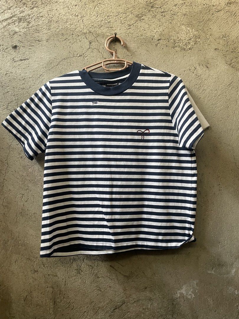 Assorted branded tshirts (Category: Shirts) located in Lipa City. Submitted by prelovedbygesq (Listing ID 1470990957, Image 1). Description: Take all for 450 Individual price indicated in the pic.