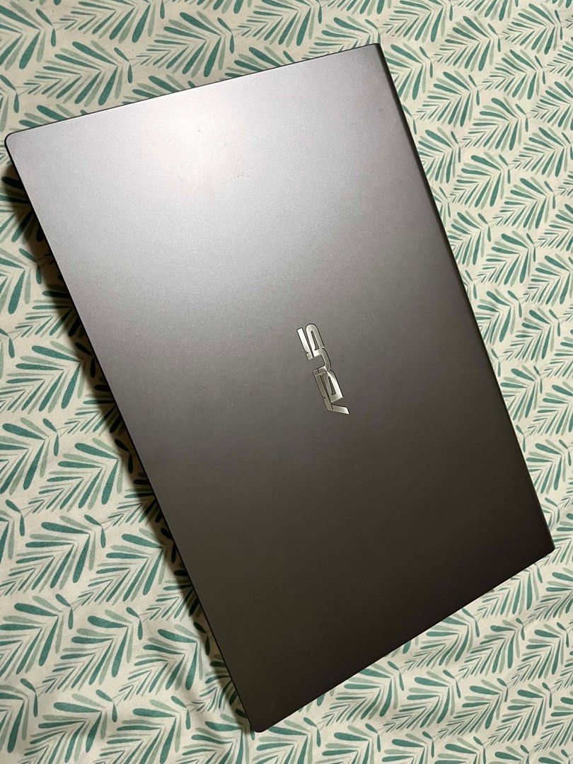 ASUS Laptop Gray (Category: Laptops & Notebooks) located in Manila. Submitted by buenaventu63932 (Listing ID 1470992416, Image 1). Description: Model: ASUS X409J Price: ₱16,000 Processor: Intel(R) Core(TM) i5-1035G1 @ 1.00GHz (1.19 GHz) Installed RAM: 12.0GB (11.8 usable) System Type: 64 bit operating system, x64-based processor GPU: NVIDIA MX330 Storage: 475GB Honest Issues: • 1 missing screw • sticker stains (removable) • few scratches langs No