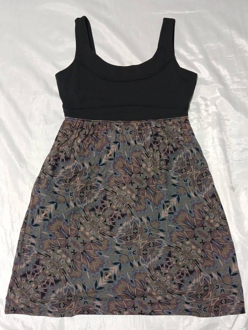 Athleta Black Top Floral Dress (Category: Dresses) located in Taguig. Submitted by miss_rein (Listing ID 1470954236, Image 2). Description: Designed in Sonoma County, California.