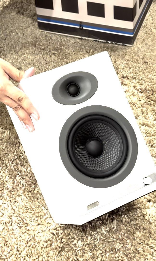 Audioengine HD5 Wireless Powered Pair White (Category: Soundbars, Speakers & Amplifiers) located in Pasay City. Submitted by declutter1130 (Listing ID 1471033853, Image 1). Description: Audioengine HD5 Wireless Powered Speaker Pair Original Price: ₱32,990 - Color White with sleek modern design and black magnetic grills - Brand new, complete original packaging - Includes: Remote control, power cable, audio cables, and quick start guide NEGOTIABLE.