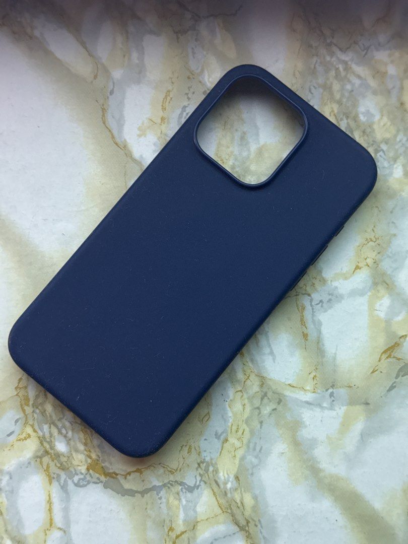 Aukey silicone case Iphone 15 pro max (Category: Cases & Sleeves) located in Quezon City. Submitted by JDC_Onlineshop (Listing ID 1471090659, Image 1). Description: Original aukey blue silicone case for Iphone 15 pro max.