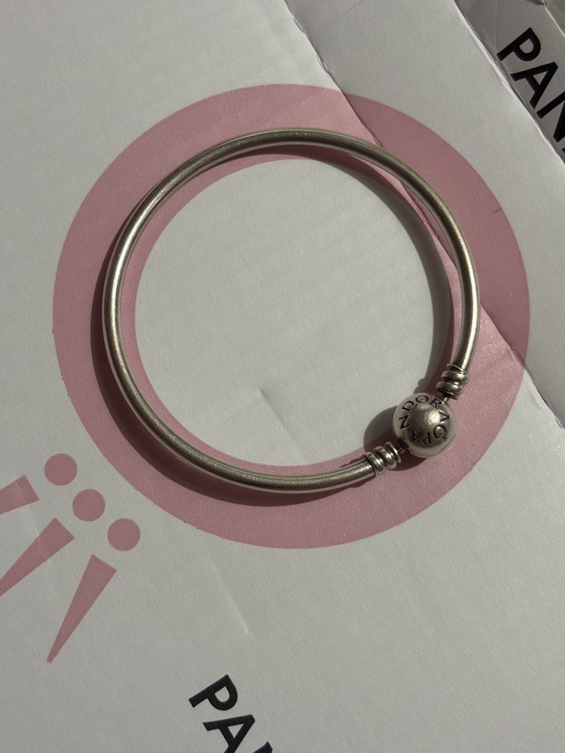 Authentic 17cm Pandora Moments Star Clasp Bangle (Category: Bracelets) located in Manila. Submitted by cece.shopp (Listing ID 1471051234, Image 2). Description: 17cm/7inches Pandora Moments Star Clasp Bangle.