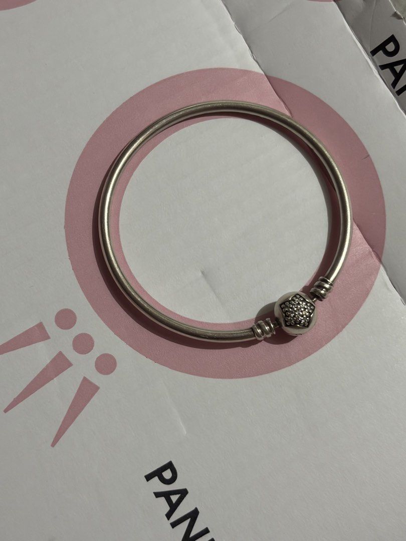 Authentic 17cm Pandora Moments Star Clasp Bangle (Category: Bracelets) located in Manila. Submitted by cece.shopp (Listing ID 1471051234, Image 1). Description: 17cm/7inches Pandora Moments Star Clasp Bangle.