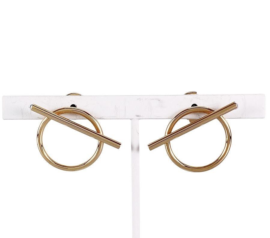 Authentic 18k Rose Gold HERMES Echape Earring (Category: Luxury Accessories) located in Manila. Submitted by luxurious_thrift (Listing ID 1471096225, Image 1). Description: Earrings only 18k Rose gold 5.73 grams money back if proven fake or hongkong settings.