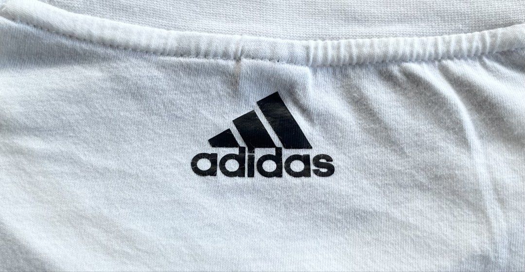 Authentic Adidas Camo-Print Big Logo Tee (Category: Tshirts & Polo Shirts ) located in Maddela. Submitted by ronb.tp (Listing ID 1471032840, Image 3). Description: Absolutely no issues / No flaws 💯 Dimes: • Width: 19 inches • Length: 26 inches Size: Fits Medium to Large.