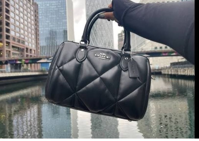 Authentic Affordable Bags ✨ (Category: Cross-body Bags) located in General Santos City (Dadiangas). Submitted by janeg_15 (Listing ID 1471033259, Image 3). Description: Perfect gifts for this upcoming Holiday💕 Sealed box ✅ Dustbag ✅ Some Has authenticity card inside the box. Feel free to message me 📩 .