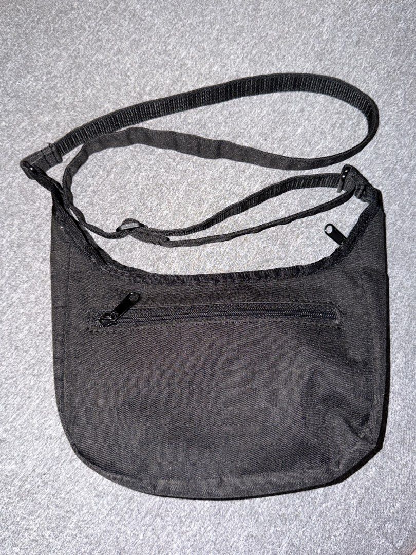 Authentic Anello Cross-body Bag (Category: Cross-body Bags) located in Santa Rosa. Submitted by prelovedbyhellah (Listing ID 1471057928, Image 2). Description: bought in anello sm clark :).