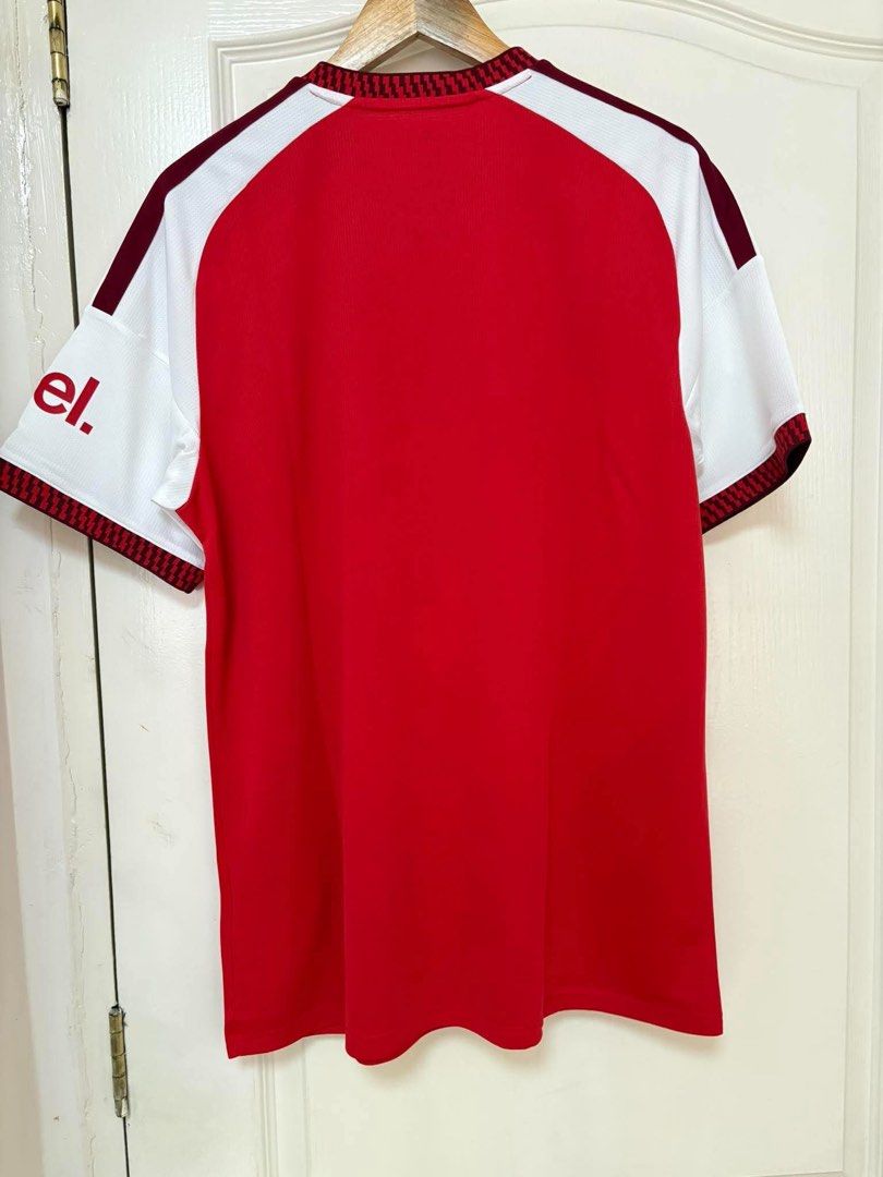 Authentic Arsenal 2026/27 Home Jersey (Category: Activewear) located in Manila. Submitted by sheshi_king (Listing ID 1471070348, Image 3). Description: Brand New Arsenal 26/27 Home Jersey Size: Large Srp: 3,800 selling for only 1,900 Can do videocall sa JNT before payment.