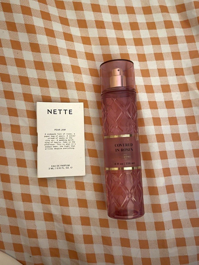 Authentic BBW Covered in Roses Mist w/free sample (Category: Fragrance & Deodorants) located in Quezon City. Submitted by mire.mnl (Listing ID 1471101572, Image 2). Description: w/free Nette Pear Jam Perfume Sample I have way too many perfumes & mists alreadyy so decluttering this one ! got lots of compliments with this one I SWEAR 🤞🏻used to be my signature scent, i outgrew it & sadly, someone i’m used to be friends with suddenly bought the sam
