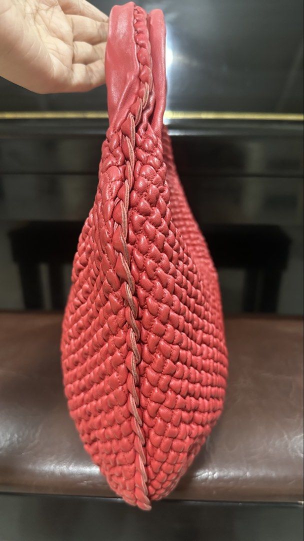 Authentic Bottega Veneta Hobo (Category: Luxury Bags & Wallets) located in Las Pinas. Submitted by marshmallowmax (Listing ID 1470969189, Image 2). Description: Guaranteed Authentic! Excellent used! Minimal signs of use, no flaws With dustbag and card Medium size.