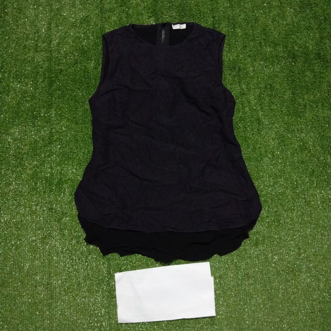 Authentic Brunello Cucinelli Gauze Zip tank (Category: Luxury Apparel) located in Polomolok. Submitted by instajunk.phv2 (Listing ID 1470974618, Image 2). Description: Brunello Cucinelli wrinkled gauze zip-back tank top crafted from a lightweight crinkle fabric with a layered, flowy hem Size small 18.5*23 Good as new condition No flaws 3699php.