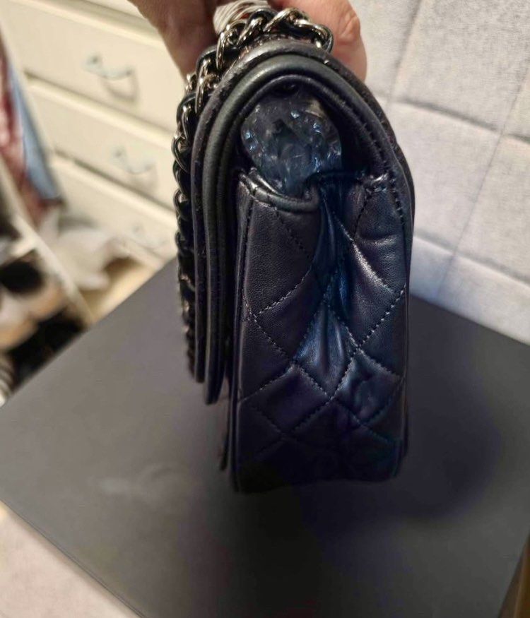 Authentic Chanel Single Flap Lambskin Leather Bag🖤 (Category: Luxury Bags & Wallets) located in Cebu City. Submitted by luxurycollectionhouse (Listing ID 1470982264, Image 3). Description: With Original Chanel Box And Dustbag. With Entrupy Certificate..