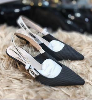 (Category: ) located in . Submitted by designerluxeshop (Listing ID 1471071271, Image 1). Description: .