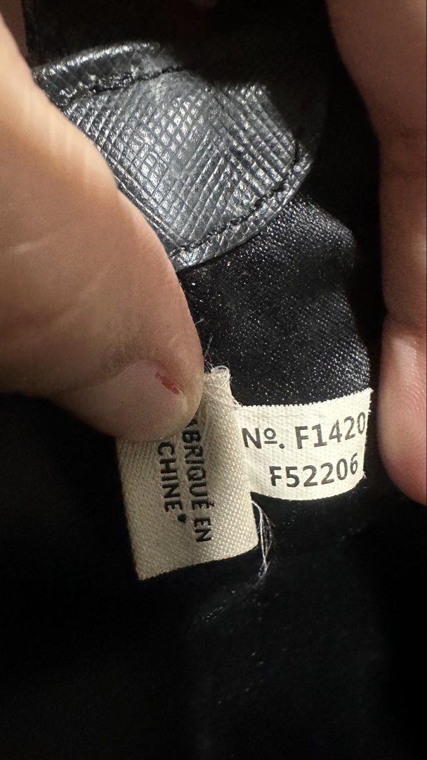 Authentic Coach darcy sling bag (Category: Luxury Bags & Wallets) located in Caloocan City. Submitted by trebdy01 (Listing ID 1471100846, Image 2). Description: .