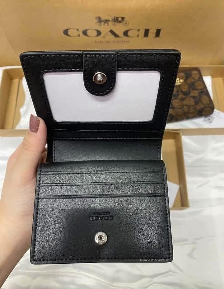 Authentic Coach Wallet for Women (Category: Wallets & Card holders) located in Manila. Submitted by miunicahija06 (Listing ID 1471045960, Image 2). Description: Now Available!!! Reserve yours now.. Super nice in actual 😍 Original Mall pull out ✔️New Arrival ✔️Brandnew ✔️With inclusions RESELLERS ARE WELCOME!!! 🥰 DM FOR DISCOUNT.