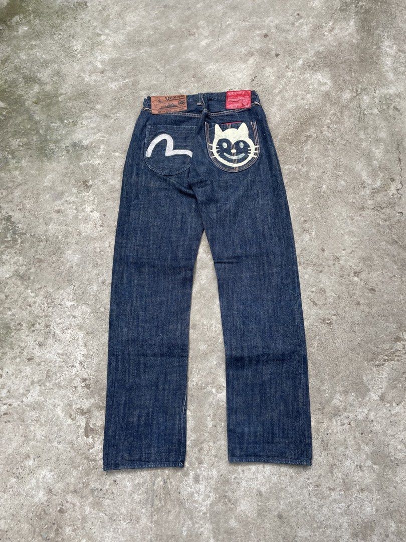 Authentic Evisu Yamane Selvedge Denim Pants 🐱 (Category: Jeans) located in Roxas City. Submitted by patch_archive (Listing ID 1471074998, Image 1). Description: Authentic Evisu Yamane Selvedge Denim Pants 🐱 📏 ACTUAL DIMENSION USING INCHES 👖 WAIST : 30 👖 LENGTH : 45 👖 THIGH : 12.8 👖 HEM : 8.5 👖 FLAWS : ALTERED (age print) 🏷️ PRICE : 3K PHP + SF * MESSAGE ME IF YOU HAVE ANY OTHER QUESTION ABOUT SIZING . 🚚 Local shipping fee ( 70-85 Php) ✈